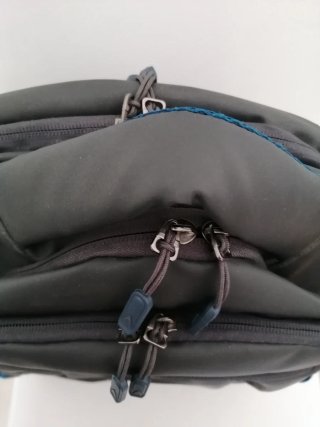 Mochila Boomerang gris y azul