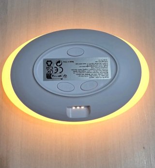 Luz nocturna ovalada. Nueva.