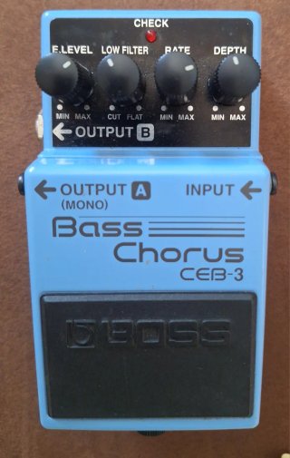 Pedal BOSS CEB-3 Bass Chorus