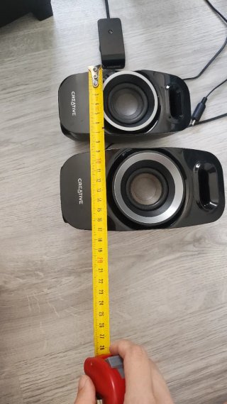 Sistema de sonido 5.1 con altavoces y subwoofer