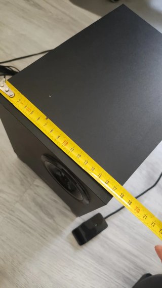 Sistema de sonido 5.1 con altavoces y subwoofer