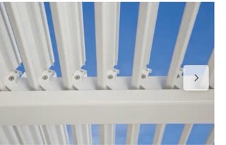 Pérgola metálica y de madera