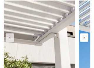 Pérgola metálica y de madera