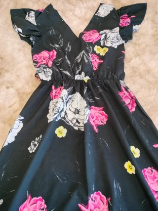 Vestido Verano Floral Negro y Rosa