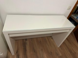 Tocador Ikea MALM Blanco y Cristal