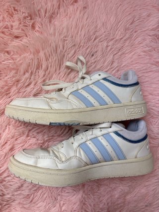 Zapatillas Adidas blancas y azules