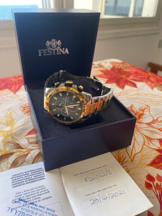 Reloj Festina Chronograph Oro y Verde