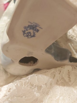 Figura de payaso de porcelana.Marca Tenga