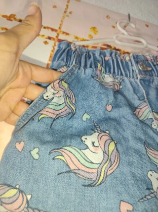 Pantalón corto unicornio H&M 7-8 años