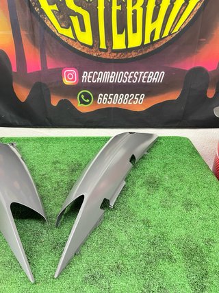 Tapas laterales traseras Yamaha TMAX 500 2008-2011