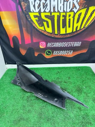 Tapas laterales traseras Yamaha TMAX 500 2008-2011