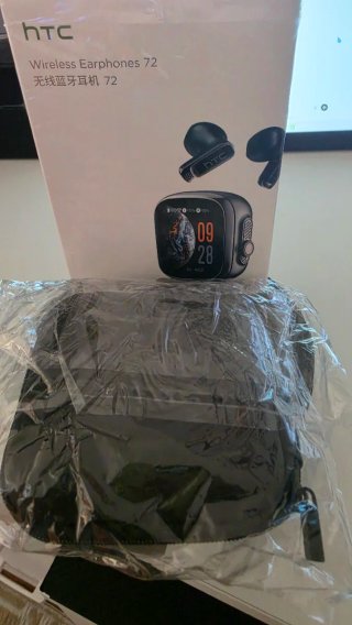 Auriculares HTC con IA Dorados y Blancos