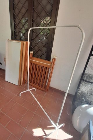 Porta abiti bianco in metallo
