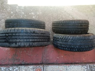 4 Ruedas Coche casi nuevas 80% 90*%
