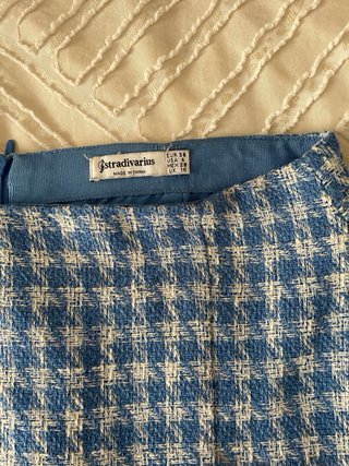 Falda corta Stradivarius pata de gallo azul