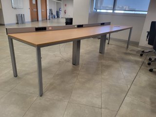 Mesas de oficina triples
