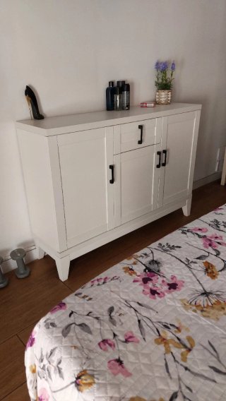 Mueble blanco de madera