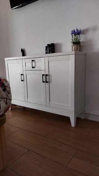 Mueble blanco de madera