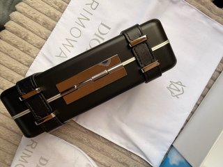 Bolso Rimowa x Dior Negro