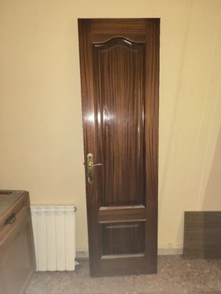 Puerta de madera interior leer bien