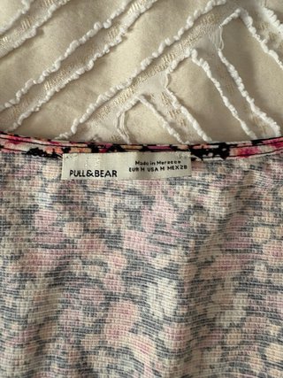 Top flores escote V Pull&Bear