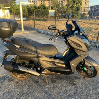 Kymco K-XCT 300i Maxi Scooter Negra/Gris