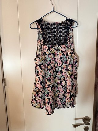 Lote 2 blusas estampadas flores