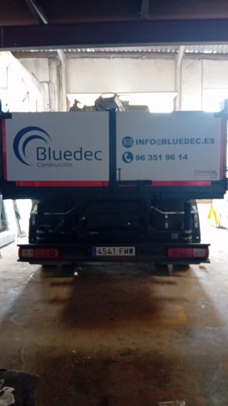 CAMIÓN VOLVO FE 42 280 CON GRÚA HIAB Y VOLQUETE