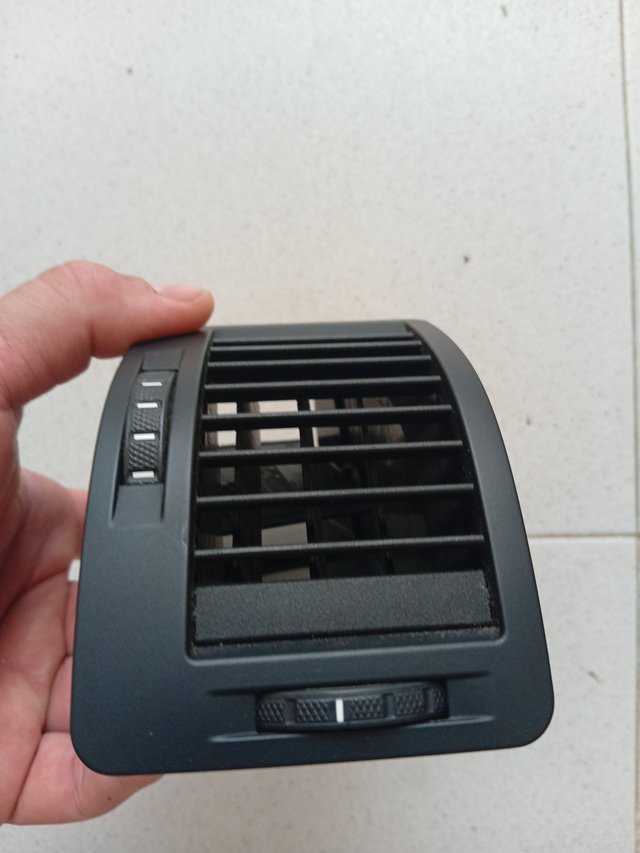 Rejilla ventilación Octavia 1Z