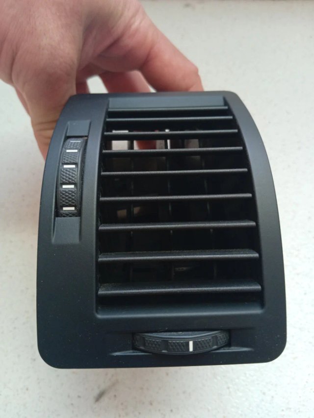 Rejilla ventilación Octavia 1Z