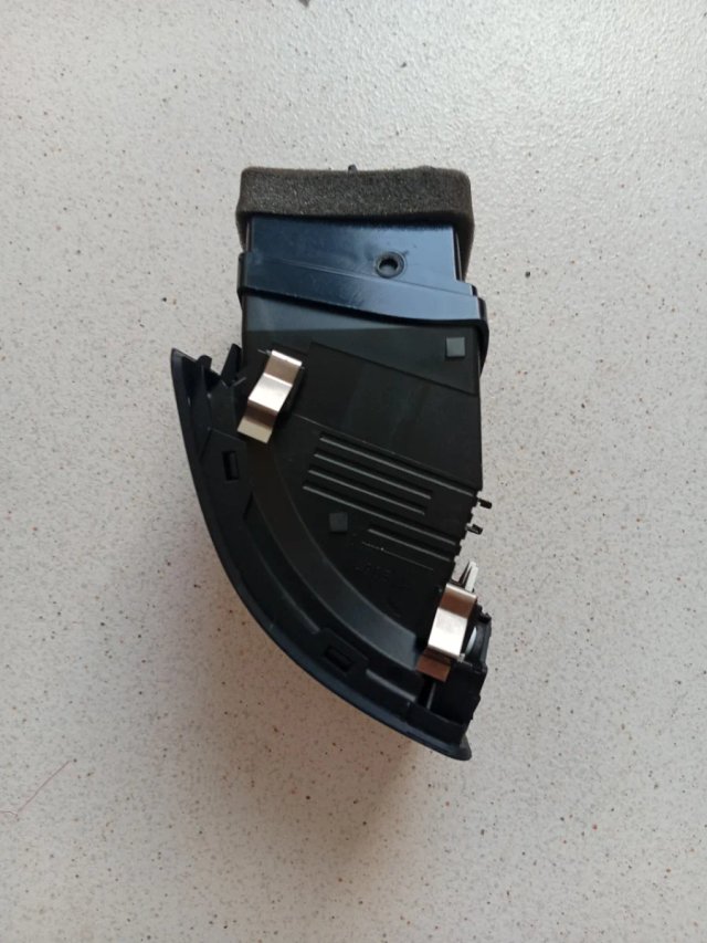 Rejilla ventilación Octavia 1Z