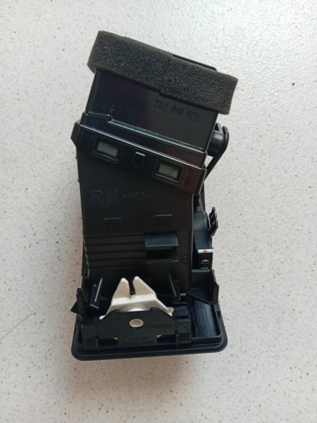 Rejilla ventilación Octavia 1Z
