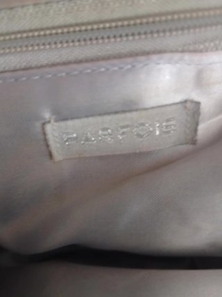 Bolso de fiesta plateado con cadena