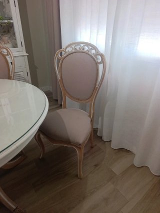 Mesa de comedor y sillas