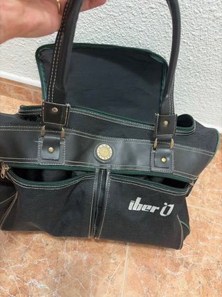 Bolso negro con detalles 50x25x30