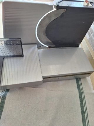 Cortadora de fiambre eléctrica