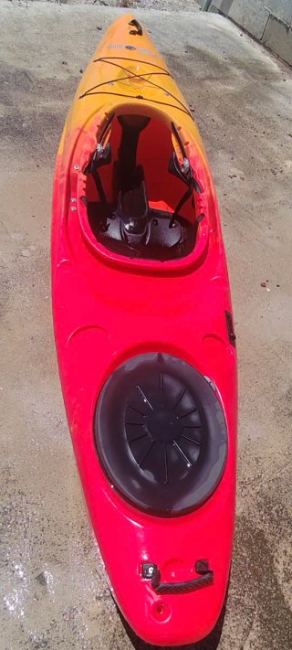Kayak naranja y rojo 3 M LARGO 66 CM ANCHO 23 kg