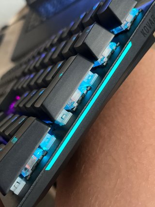 Teclado gaming Oversteel Kovar RGB – mecánico