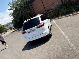 Ford Grand C-MAX 2012