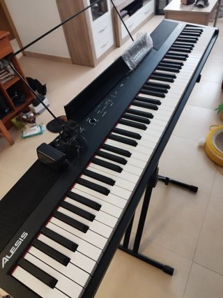 Teclado Digital Alesis Recital