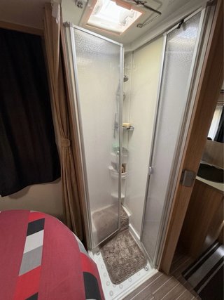 AUTOCARAVANA 100% AUTÓNOMA CON INSTALACION LITIO