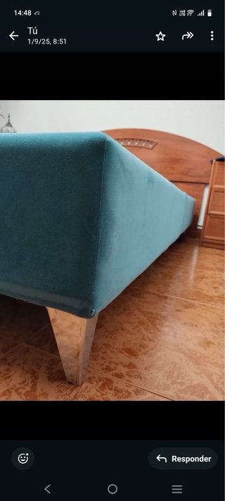 Base de cama azul y negra