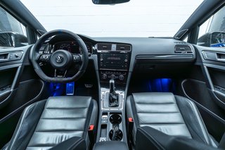 VOLKSWAGEN GOLF 7.5R PERFORMANCE *AKRAPOVIC*
