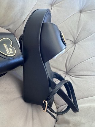 Sandalias Love Moschino Plataforma Corazón Negro