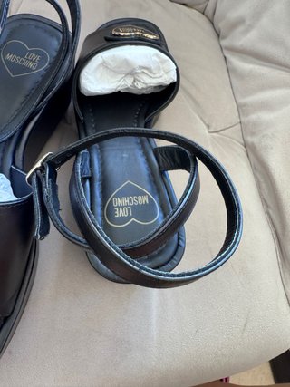 Sandalias Love Moschino Plataforma Corazón Negro