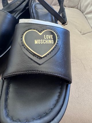 Sandalias Love Moschino Plataforma Corazón Negro