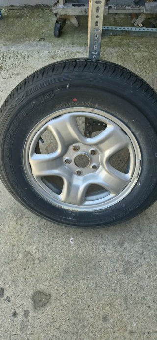 Rueda de repuesto Toyota RAV4