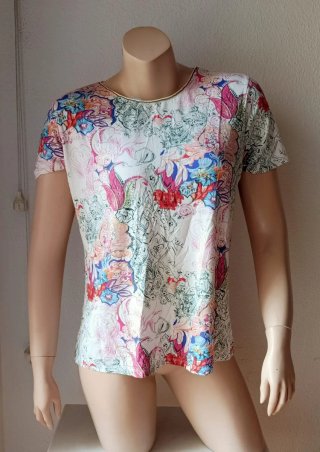 Camiseta fina verano estampado floral