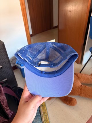Gorra trucker azul y rosa de Stitch