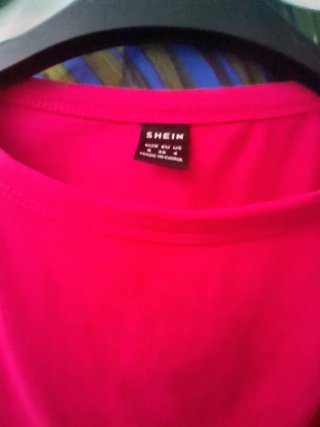 Camiseta mujer frambuesa, nueva.